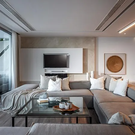 Lady Sea 6 Bedroom With Heated Pool & Private Access *